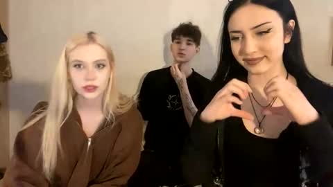 Snapshot of adelin_rr chatting on May 1, 2026, 1:48 pm adelin online show from May 1, 2026, 1:48 pm