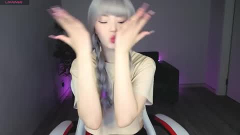 adelina__flower online show from May 2, 2026, 3:22 am