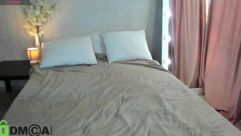 Adelina bliss online show from April 28, 2026, 1:26 am