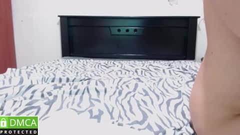 Snapshot of adeline_samy chatting on December 10, 2024, 4:45 am online show from December 10, 2024, 4:45 am