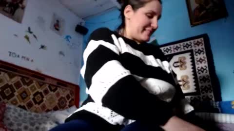 Snapshot of adelineblueeyes chatting on December 18, 2024, 9:36 am Larisa online show from December 18, 2024, 9:36 am