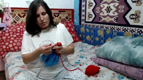 Snapshot of adelineblueeyes chatting on October 31, 2025, 10:38 am Larisa online show from October 31, 2025, 10:38 am