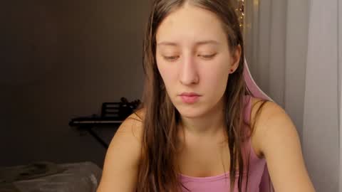 Snapshot of adellqueen chatting on December 10, 2024, 10:37 pm Adell online show from December 10, 2024, 10:37 pm