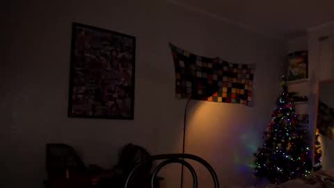 Snapshot of adellqueen chatting on November 24, 2025, 11:04 pm Adell online show from November 24, 2025, 11:04 pm