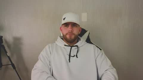 Snapshot of ades_lowe chatting on November 1, 2025, 12:18 pm Ades online show from November 1, 2025, 12:18 pm