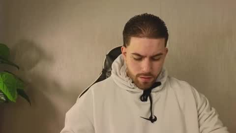 Snapshot of ades_lowe chatting on November 8, 2025, 12:05 pm Ades online show from November 8, 2025, 12:05 pm