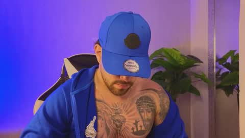 Ades online show from December 5, 2025, 11:41 am