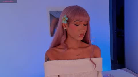 Isabellafirst online show from September 12, 2025, 5:02 pm