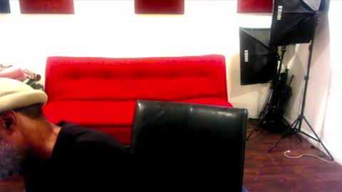 adick_ting online show from March 7, 2025, 10:45 am