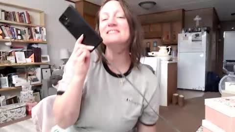 Snapshot of adorable22 chatting on January 13, 2025, 6:27 pm adorable22 online show from January 13, 2025, 6:27 pm