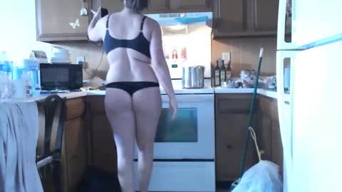 Snapshot of adorable22 chatting on February 23, 2025, 6:23 pm adorable22 online show from February 23, 2025, 6:23 pm