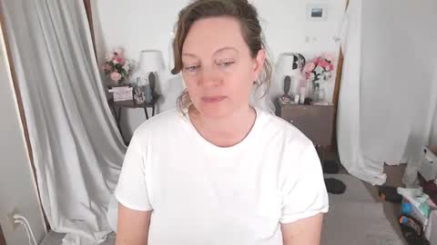 adorable22 online show from May 27, 2026, 3:31 pm