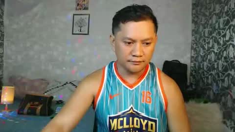 adorableasianboy online show from May 28, 2026, 12:35 pm