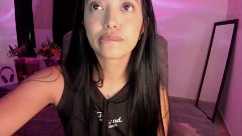 Snapshot of adorabolt chatting on February 25, 2025, 1:20 am Stormi online show from February 25, 2025, 1:20 am