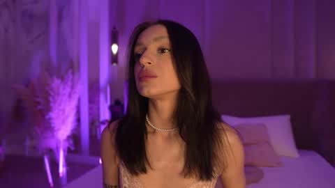 adoracortes online show from February 1, 2026, 5:06 am