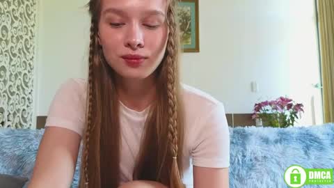 Snapshot of adorielle chatting on May 13, 2026, 5:16 am Lia online show from May 13, 2026, 5:16 am