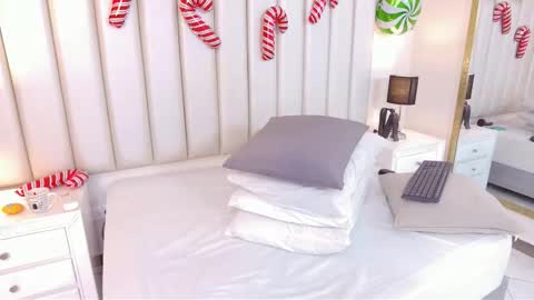 ANDREA PEREZ online show from December 19, 2025, 11:34 pm