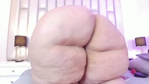 ANDREA PEREZ online show from July 11, 2026, 1:03 pm
