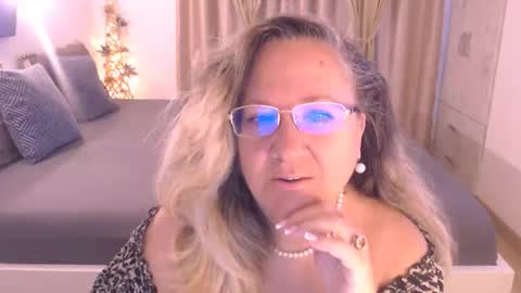 Snapshot of adrena_ chatting on September 16, 2025, 4:35 am Cryna online show from September 16, 2025, 4:35 am