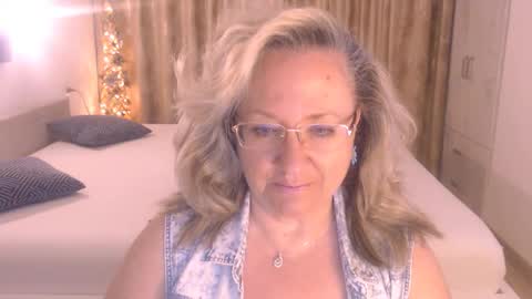 Snapshot of adrena_ chatting on June 10, 2026, 10:36 am Cryna online show from June 10, 2026, 10:36 am