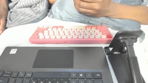 Snapshot of adrena_ross chatting on November 19, 2025, 2:11 am Andrena online show from November 19, 2025, 2:11 am