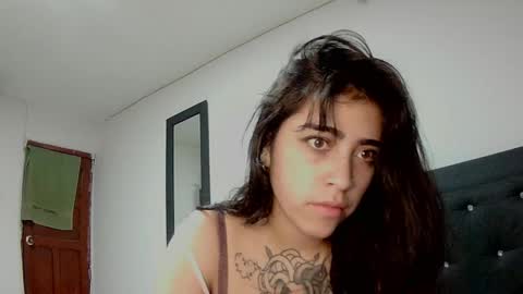 Snapshot of adri_gomez1 chatting on October 5, 2025, 7:50 am online show from October 5, 2025, 7:50 am