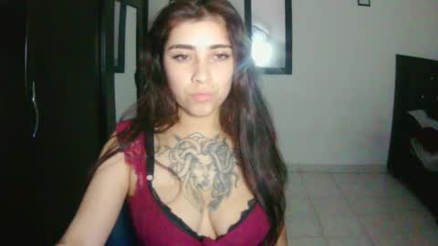 Snapshot of adri_gomez1 chatting on November 23, 2025, 1:49 am online show from November 23, 2025, 1:49 am