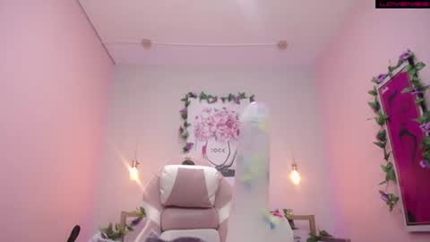 Snapshot of adri_gomez_1 chatting on July 8, 2026, 1:26 pm Adri online show from July 8, 2026, 1:26 pm