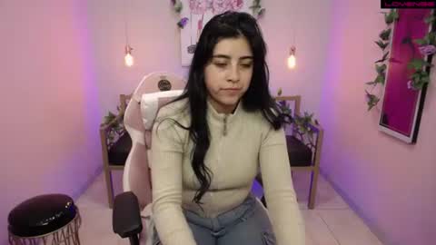 Snapshot of adri_gomez_1 chatting on July 9, 2026, 1:04 pm Adri online show from July 9, 2026, 1:04 pm