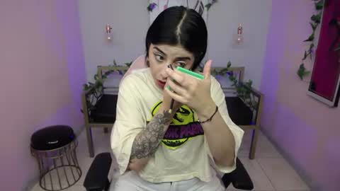 Snapshot of adri_gomez_1 chatting on July 18, 2026, 1:04 pm Adri online show from July 18, 2026, 1:04 pm