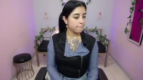 Snapshot of adri_gomez_1 chatting on July 19, 2026, 12:42 pm Adri online show from July 19, 2026, 12:42 pm
