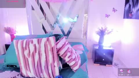 Snapshot of adri_rivera chatting on June 27, 2026, 8:30 am ADRI online show from June 27, 2026, 8:30 am
