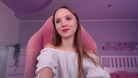 Snapshot of adria_arjona chatting on November 6, 2025, 7:42 am Eva online show from November 6, 2025, 7:42 am