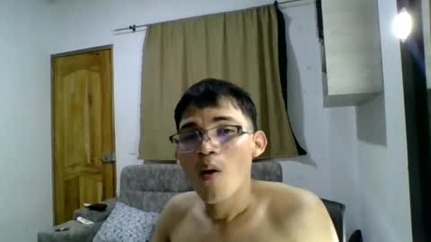 Snapshot of adrian018_ chatting on December 16, 2024, 4:23 am adrian018_ online show from December 16, 2024, 4:23 am