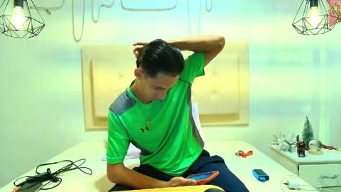 adrian_aa_21 online show from March 18, 2026, 5:54 am