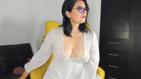 Snapshot of adriana71 chatting on June 3, 2026, 5:10 am Adriana online show from June 3, 2026, 5:10 am