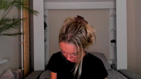 Adriana online show from January 17, 2025, 4:47 pm