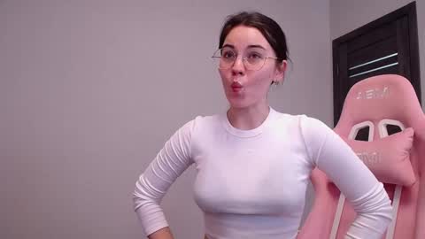 Snapshot of adriana_meow246 chatting on November 21, 2025, 6:12 am Adriana online show from November 21, 2025, 6:12 am