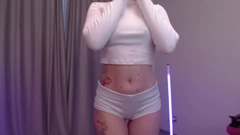 Snapshot of adriana_meow246 chatting on December 16, 2025, 5:23 am Adriana online show from December 16, 2025, 5:23 am