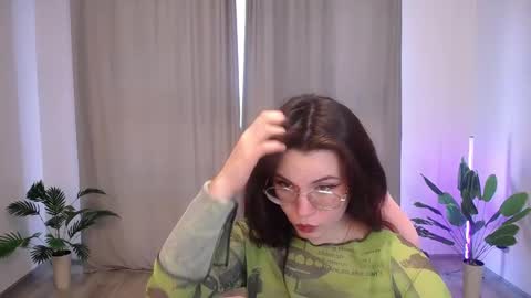 Snapshot of adriana_meow246 chatting on February 4, 2026, 7:03 am Adriana online show from February 4, 2026, 7:03 am