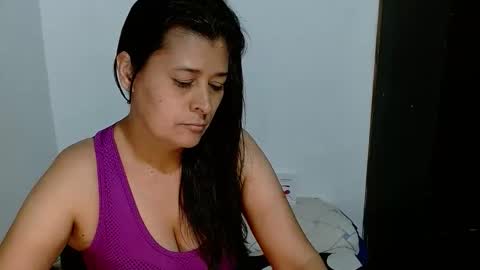Snapshot of adriana_milf chatting on April 1, 2026, 3:18 am Adriana milf online show from April 1, 2026, 3:18 am