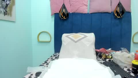 adriana online show from May 8, 2026, 1:11 am