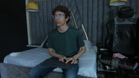 ADRIAN online show from June 3, 2026, 2:19 pm