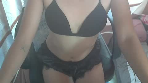 Snapshot of adrianna_xx chatting on January 27, 2025, 3:26 am angel online show from January 27, 2025, 3:26 am