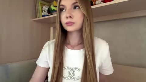 Caroline online show from July 3, 2026, 3:18 pm