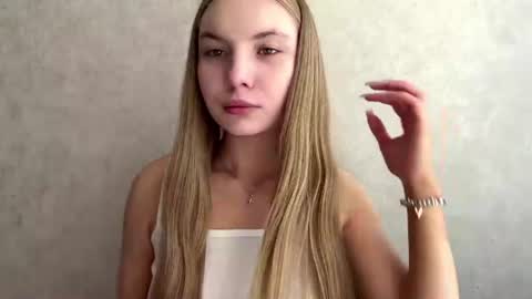 Caroline online show from July 5, 2026, 5:03 am