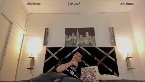 Snapshot of adriano_bigcock chatting on October 11, 2025, 4:44 am Adrian online show from October 11, 2025, 4:44 am