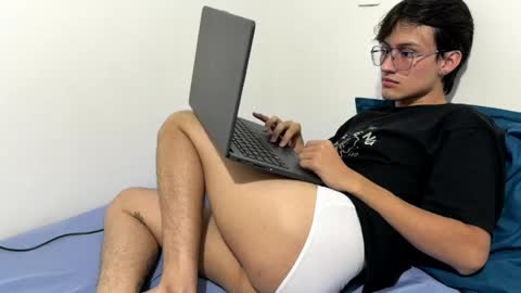 adrianrossetti online show from April 27, 2026, 3:48 am