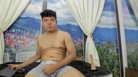 Snapshot of adrianwalkerr chatting on March 20, 2026, 5:45 am adrianwalkerr online show from March 20, 2026, 5:45 am