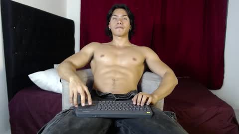 adriel_escalante online show from January 8, 2026, 3:09 am